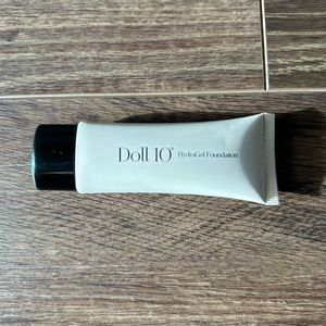 🆕 Doll 10 Vault HydraGel Foundation in Deep